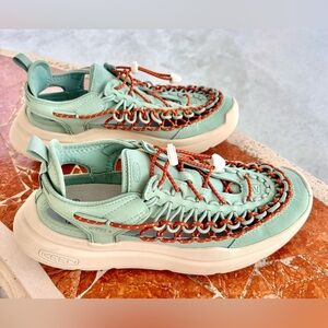 Women’s Keen Size 10